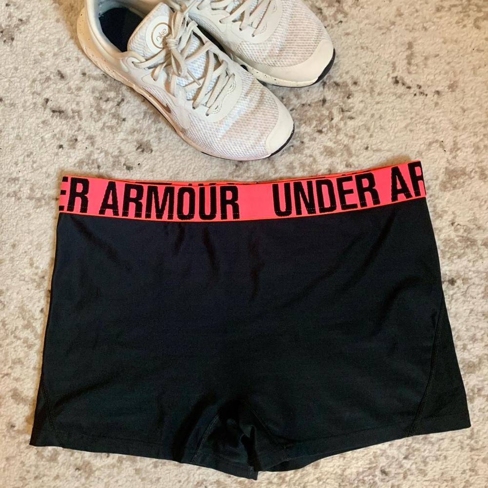 UNDER ARMOUR | Shorts